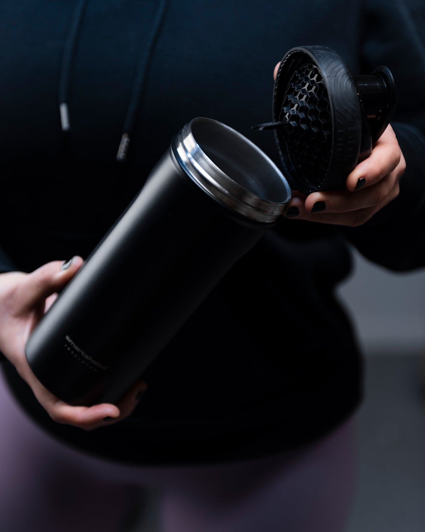 insulated-steel-shaker-black-g5 Smartshake_Insulated_Steel_lifestyle.jpg
